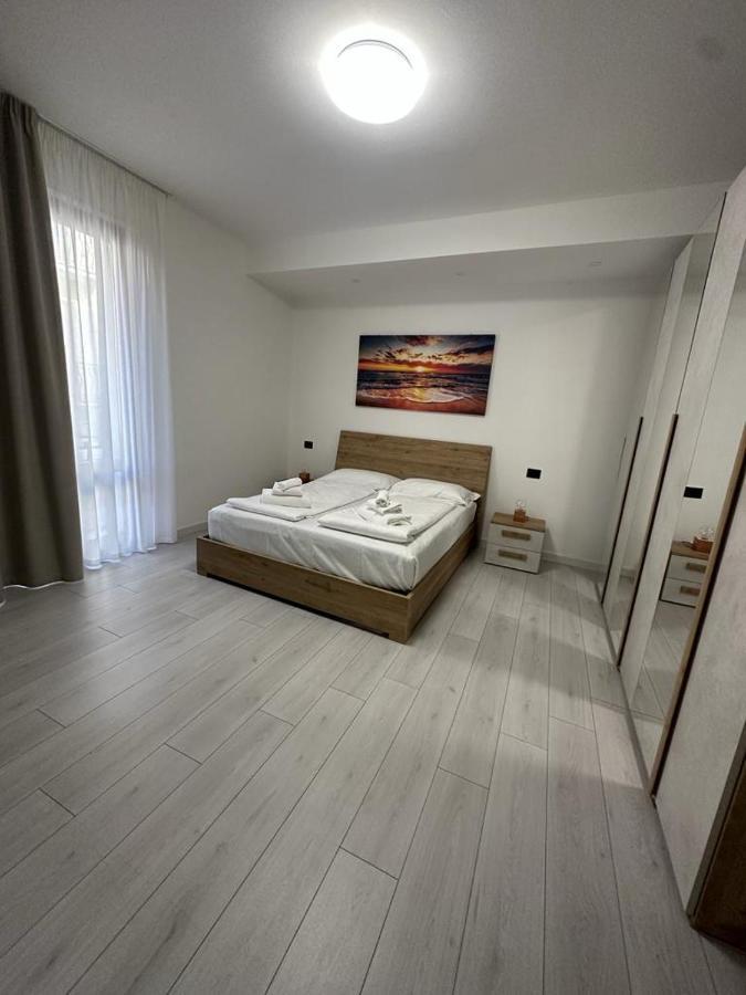 Cavour Apartment Center Бардолино Экстерьер фото
